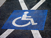 Stationnement handicapé occupé sans vignette